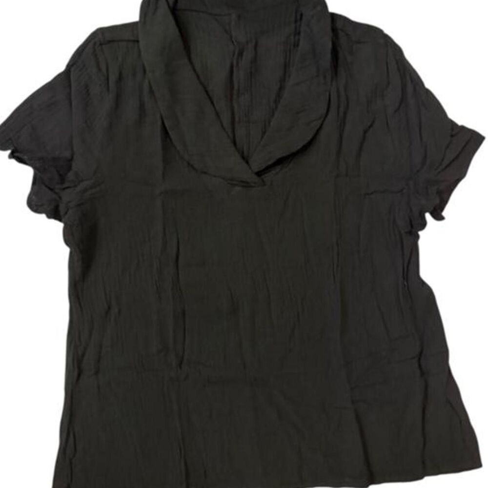 Black ribbed blouse with collar